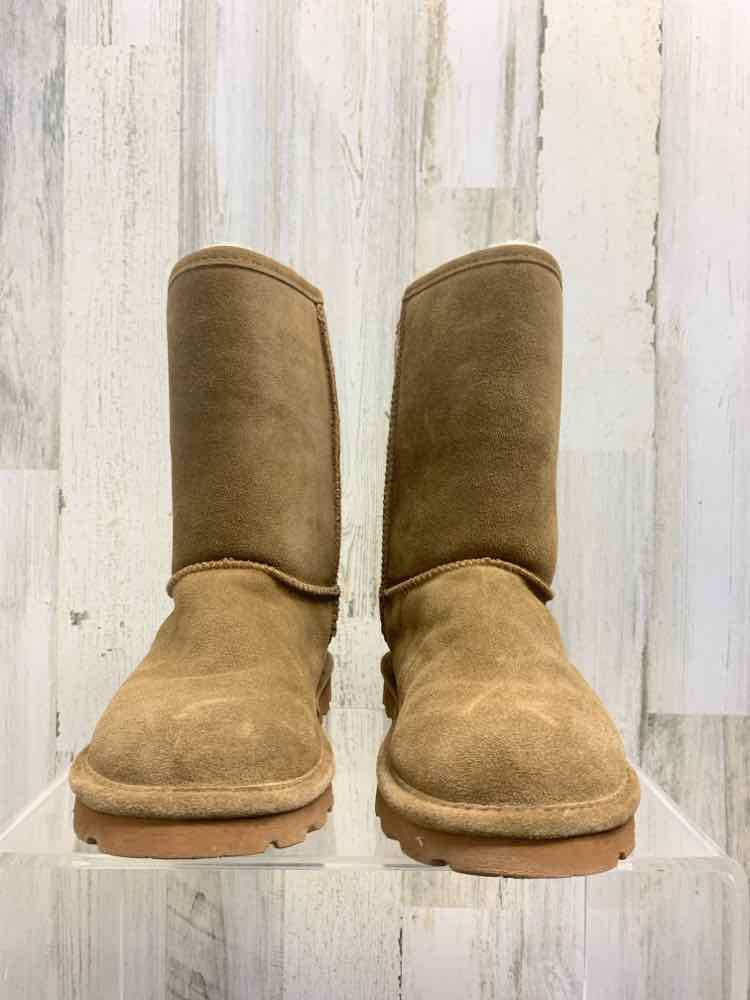 PRE-OWNED TAN Size 10 Shoes/BEARPAW SHORT 8" SHAFT CLASSIC SUEDE BOOT