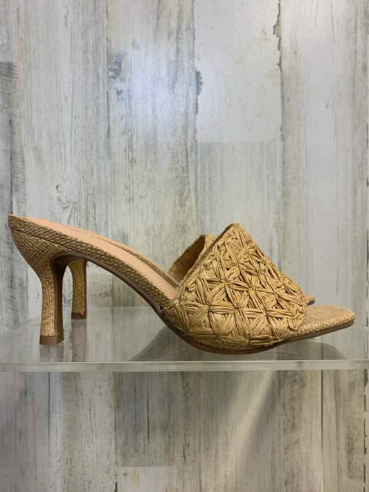 NWT A NEW DAY SHOES Shoe Size 8 Beige CANVAS KITTEN HEEL Shoes/BEIGE CANVAS OPEN