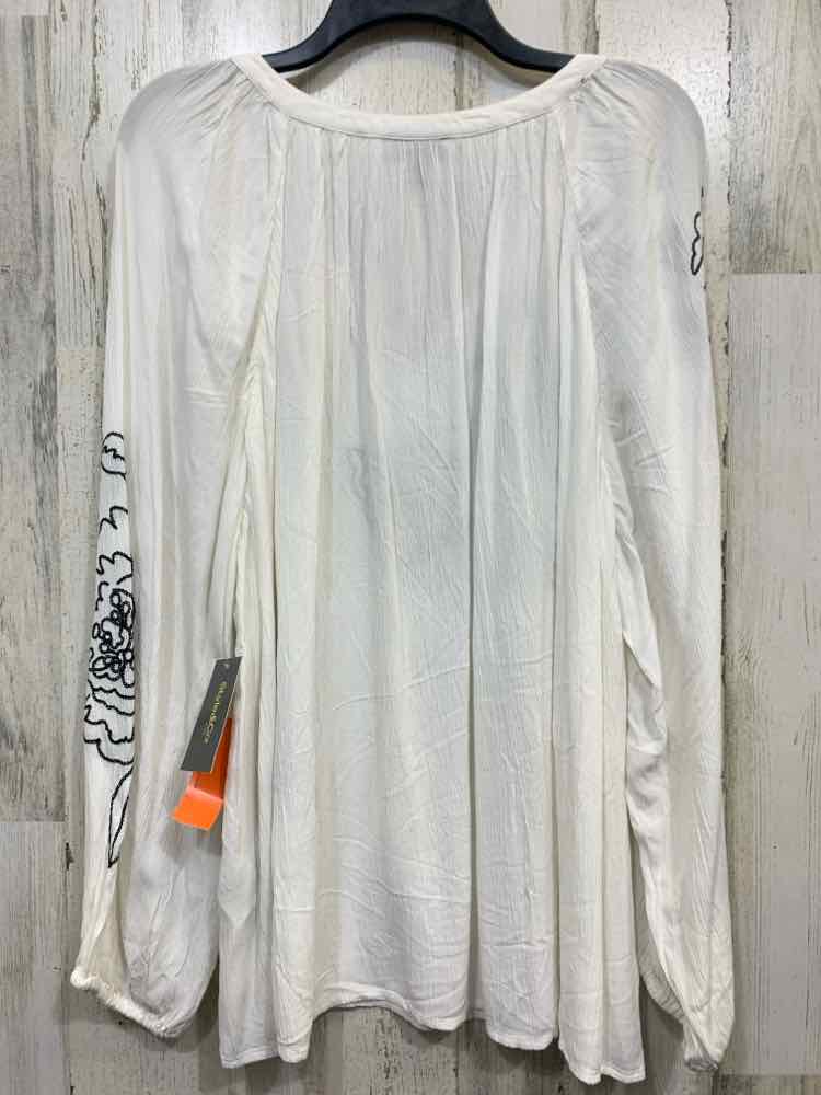 NWT STYLE & CO/FLORAL EMBROIDERED LONG SLEEVE SPLIT NECK