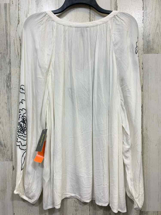 NWT STYLE & CO/FLORAL EMBROIDERED LONG SLEEVE SPLIT NECK