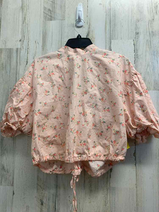 PRE-OWNED ANTHROPOLOGIE Tops Size L SOFT PINK/GREEN/WHITE ROSES CROP TOP Blouse/