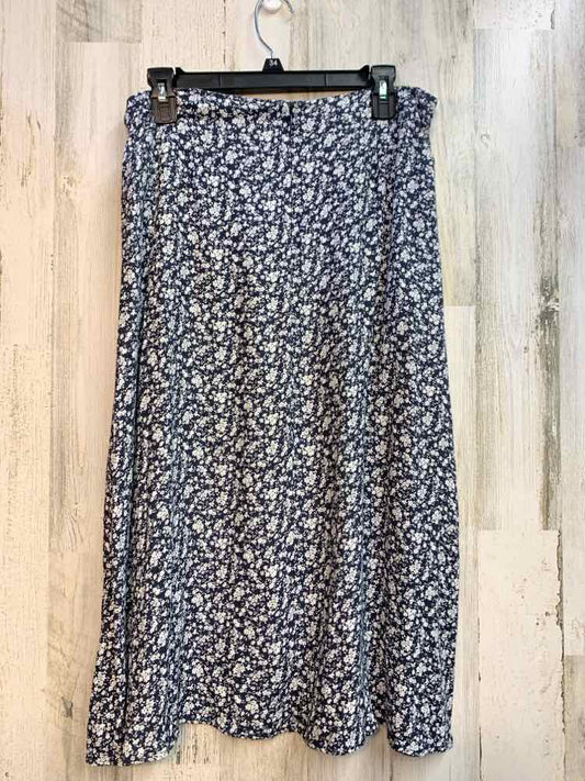 NWT AND NOW THIS Dresses and Skirts Size M BLU/WHITE Floral MIDI Skirt