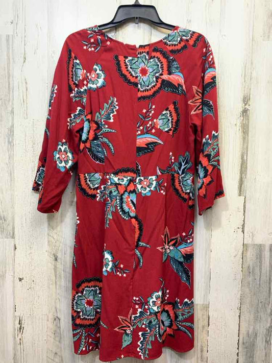 PRE-OWNED MADISON Dresses and Skirts Size L Red Floral 3/4 SLEEVE Dress