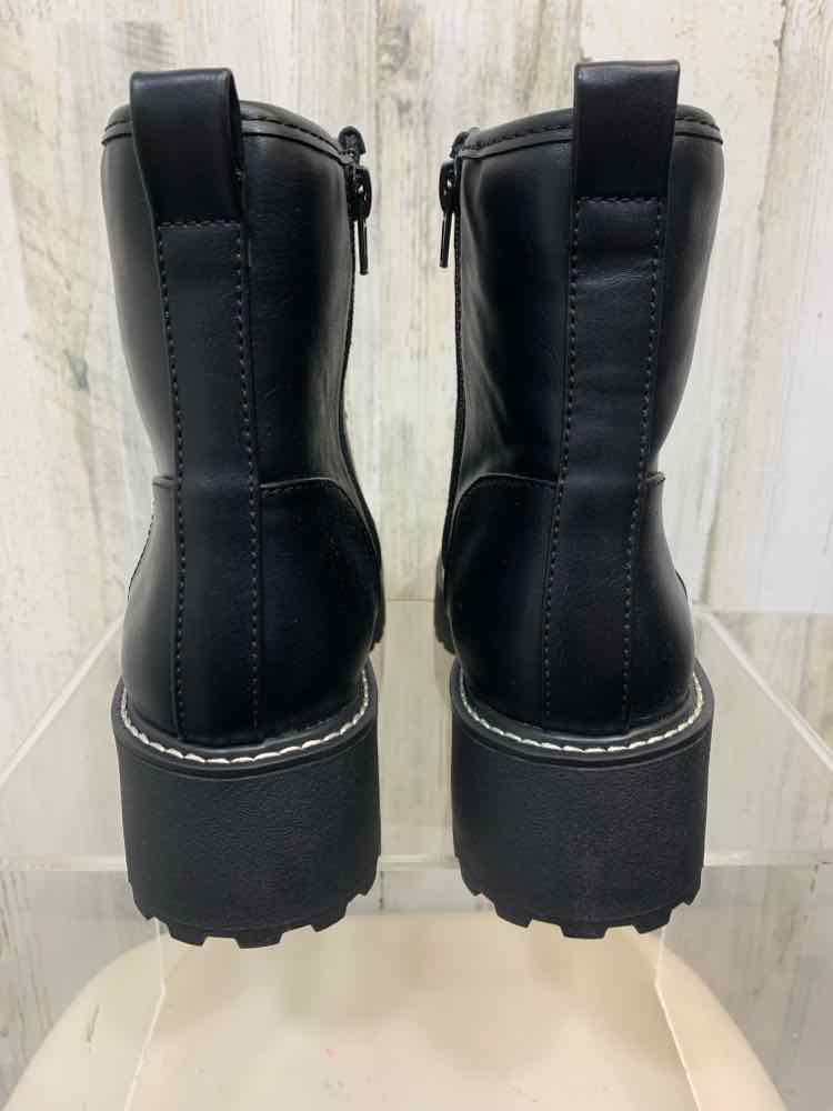 NWT MADDEN GIRL SHOES Shoe Size 10 Black COMBAT BOOT Shoes/BLACK COMBAT BOOT. IN