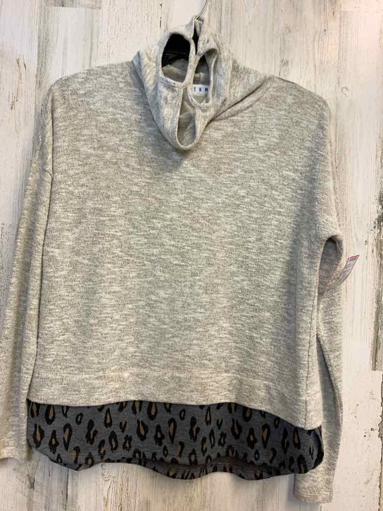 PRE-OWNED THML Tops Size M Beige LONG SLEEVES TOP/GRAY BOTTOM CHEETAH PRINT