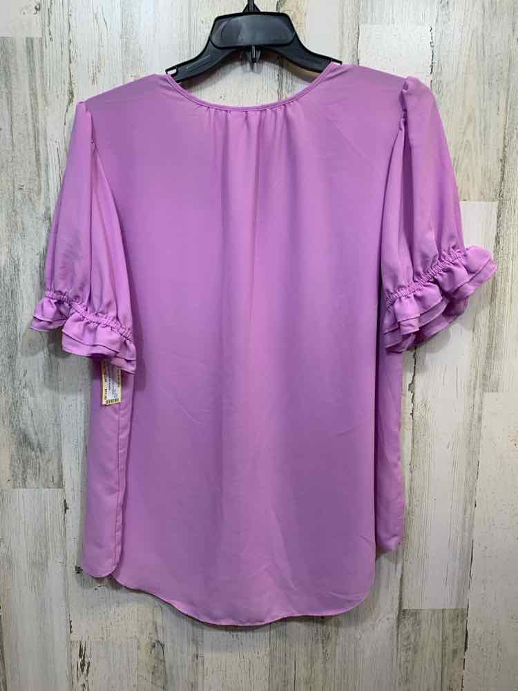 PRE-OWNED CATO/V-NECK SHORT PUFF SLEEVE SMOCKED CUFF RELAXED FIT