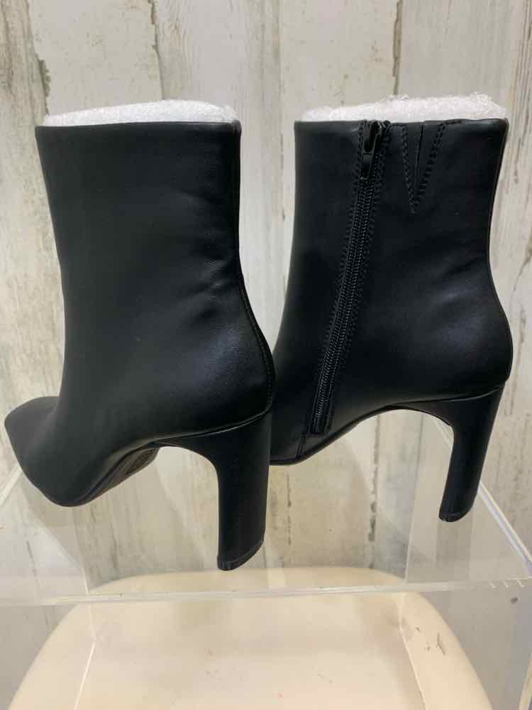 NWT ALFANI SHOES Shoe Size 5 Black SQUARE FRONT Boots