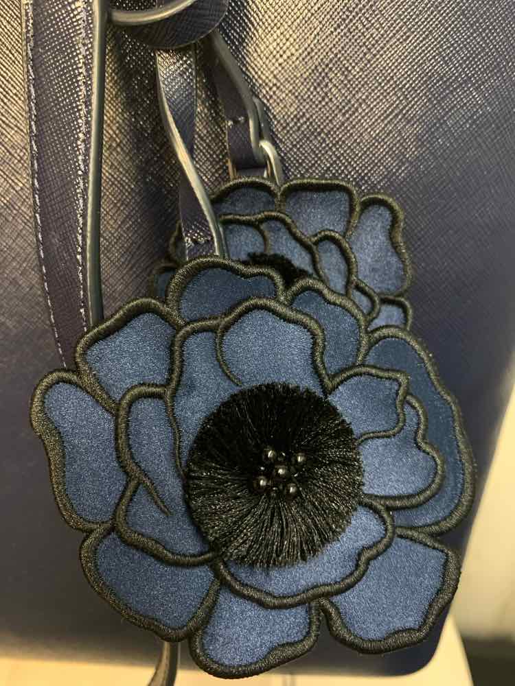 KATE SPADE Designer Handbags Navy/FLOWER TASSELS/BACK POCKER LGE TOTE