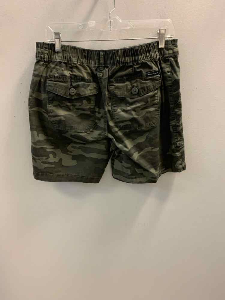 Size L SOCIAL STANDARD BOTTOMS CAMO Camoflage Shorts