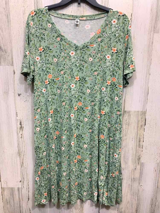 PRE-OWNED Dresses and Skirts Size XL PASTEL GREEN/WHITE/CORAL BIRDS Swimsuit/SHO