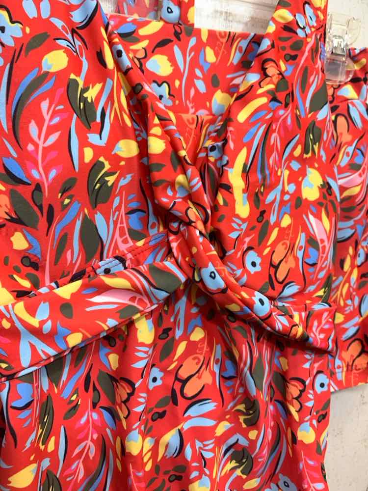 PRE-OWNED Swimwear Size S/2PC HALTER STYLE BLOUSON W/ CENTER TWIST GATHERING & S