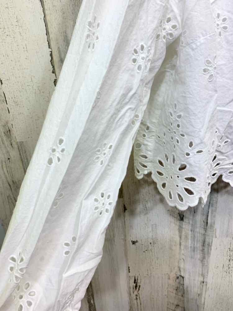 PRE-OWNED AMERICAN EAGLE Tops Size XL White Eyelet CROP Blouse/WHITE EYELET FLOR