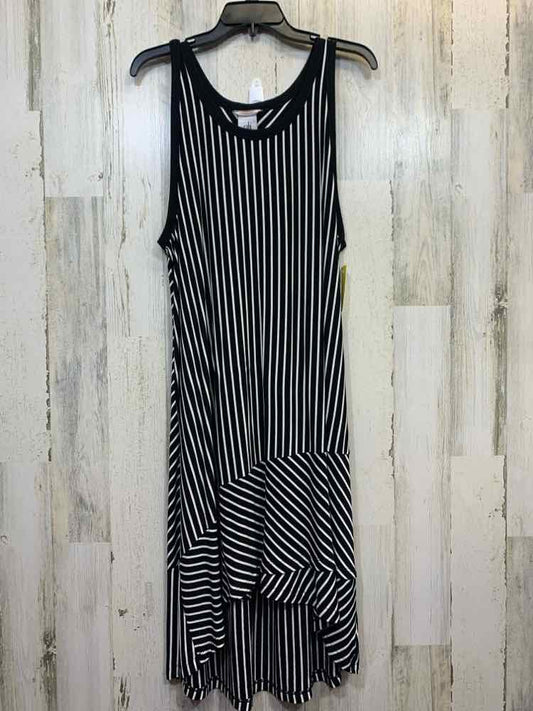 PRE-OWNED CABI Dresses and Skirts Size XL BLACK/WHITE VERTICAL STRIPES Dress/BLA