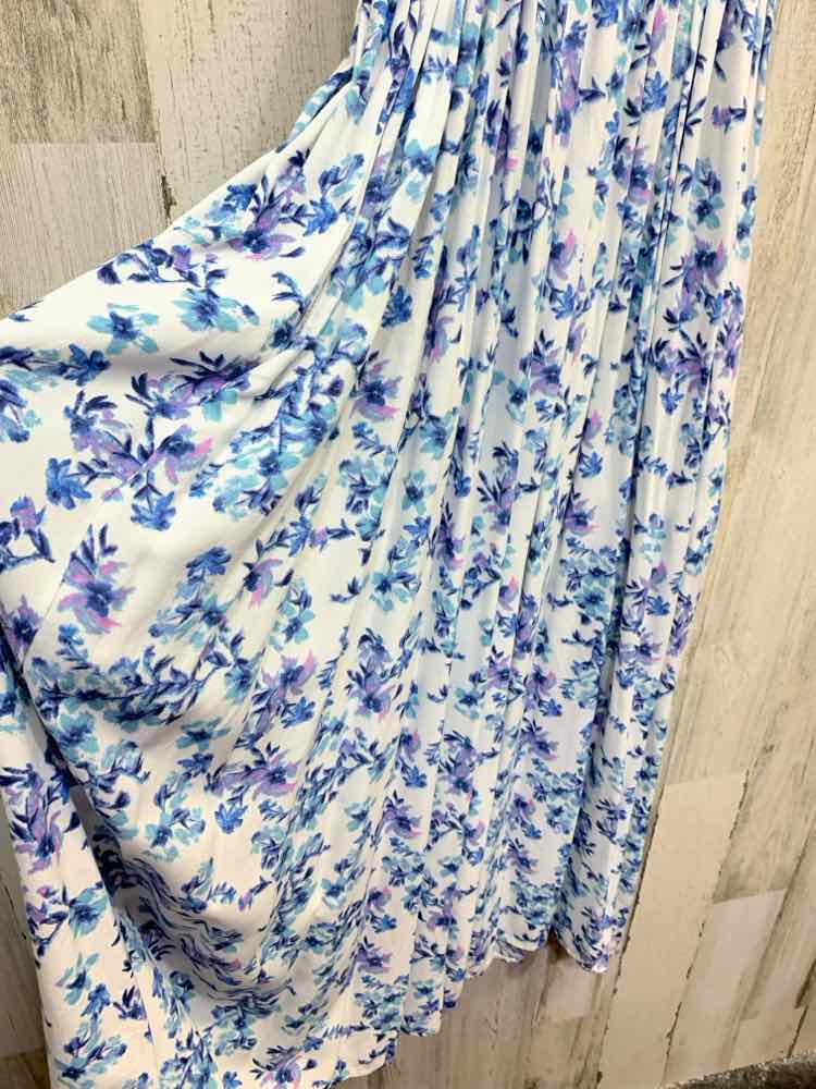 PRE-OWNED VELVET TORCH Dresses and Skirts Size S WHT/BLUMAXI Floral Dress
