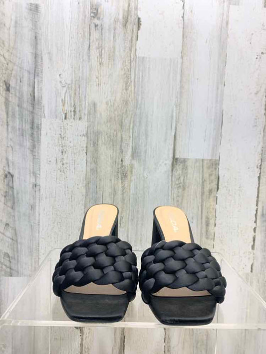 PRE-OWNED SODA SHOES Shoe Size 7 Black BRAID BLOCK HEEL High Heel/SLIDE ON OPEN