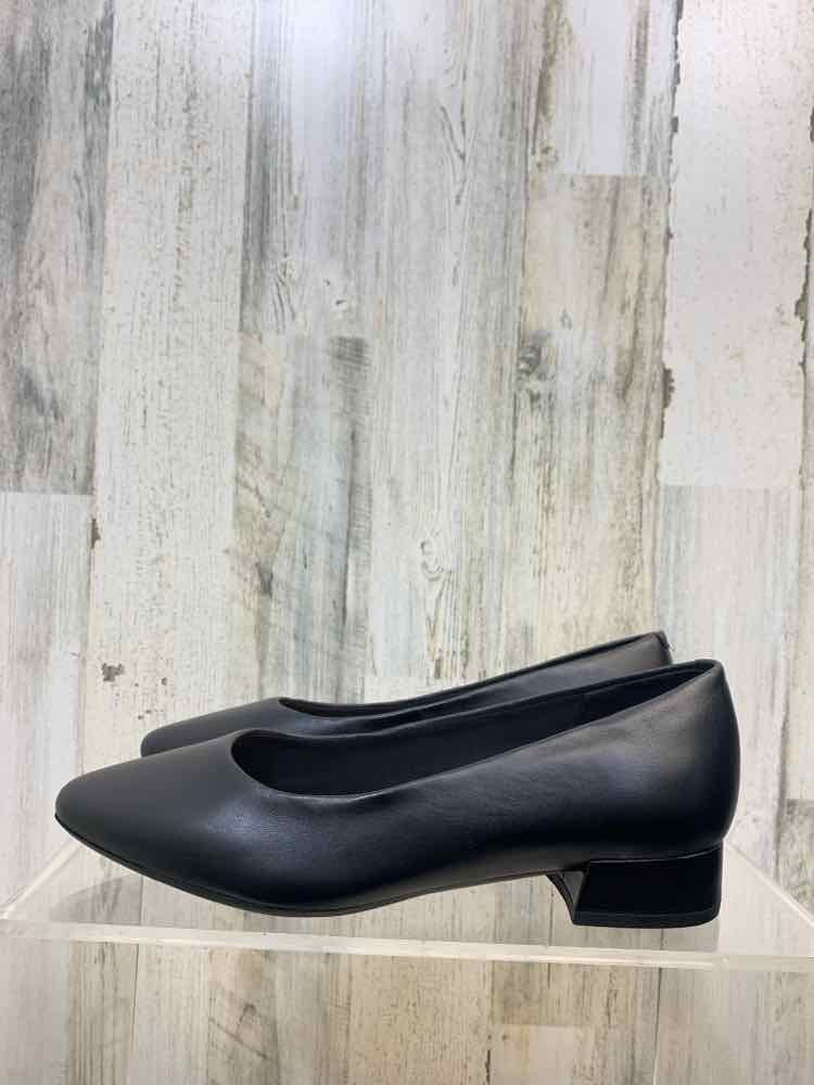 NWT EASY SPIRIT SHOES Shoe Size 7 Black Shoes/POINTY FRONT PUMP