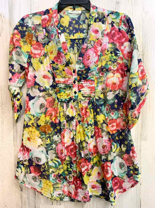 COTTON DAISY Tops Size M BLU/PINK/YELLOW ROSES 3/4 LENGTH TOP