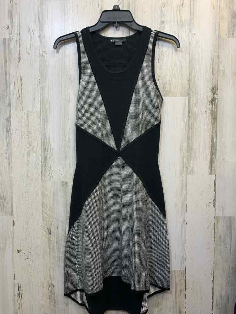 ARMANI EXCHANGE Dresses and Skirts Size S BLK/WHT TRIANGLE SLEEVELESS Dress