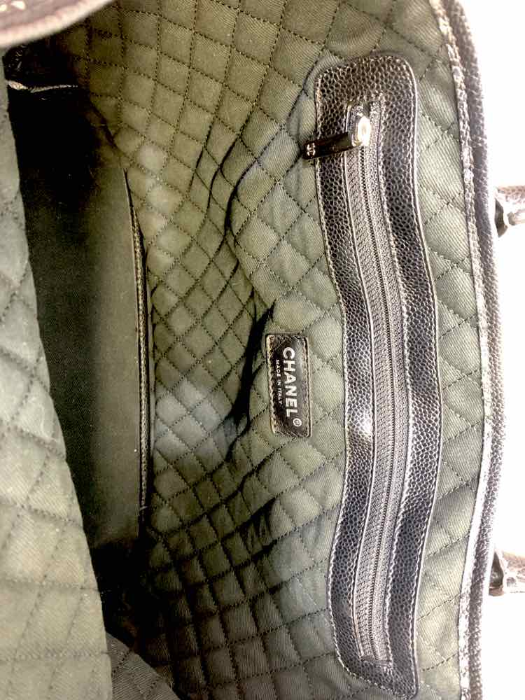 PRE-OWNED CHANEL BLK/WHT/RED Handbag