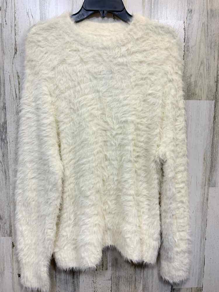 NWT FUTURE COLLECTIVE Tops Size XXL White LONGSLEEVE Sweater