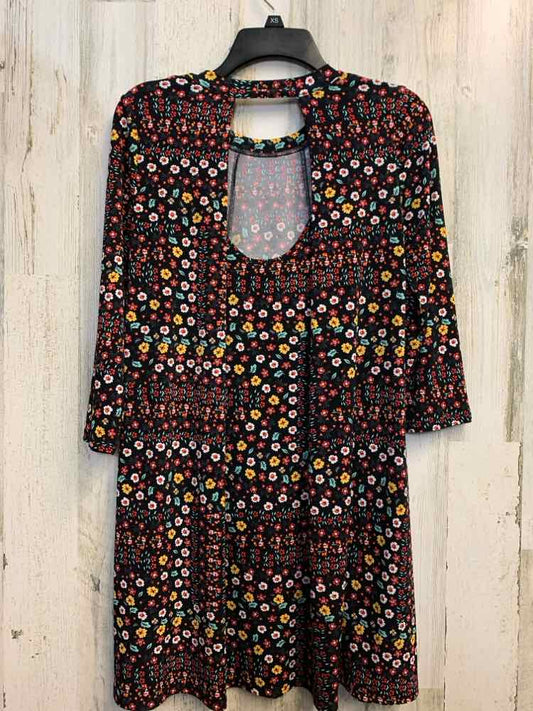 BCBG Dresses and Skirts Size S BLK/RED/WHT/YLW/GRN Floral 3/4 LENGTH Dress