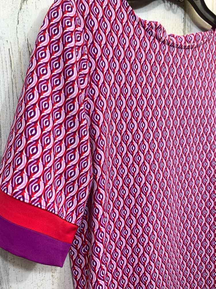 PRE-OWNED CHICO'S Tops Size 0 RED/PINK/PURPLE/WHITE ABSTRACT 3/4 LENGTH Shirt/AB