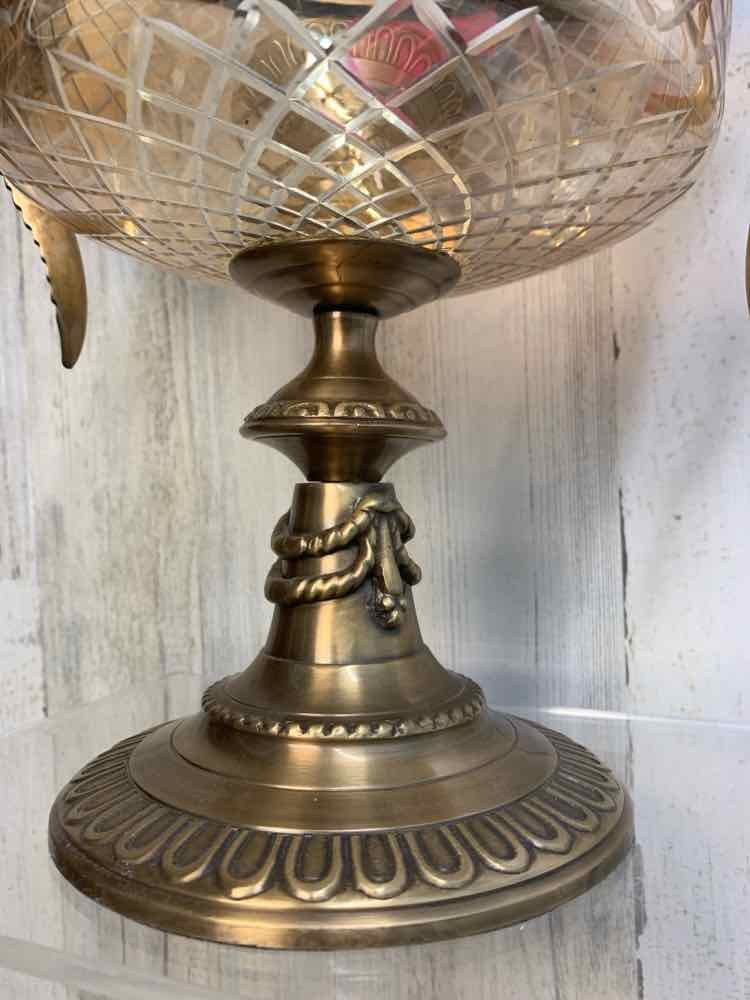 HOME DECOR/BRASS GLASS URN