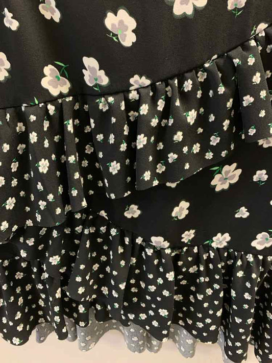 H&M Dresses and Skirts Size 6 BLK/WHT/GRN Floral Skirt