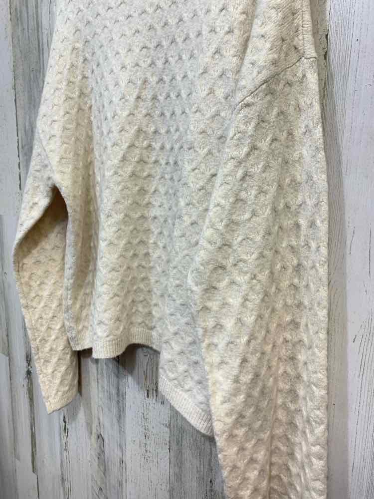 NWT ON 34TH Size M Tops Cream HONEYCOMB LONG SLEEVE/MOCK NECK SWEATER
