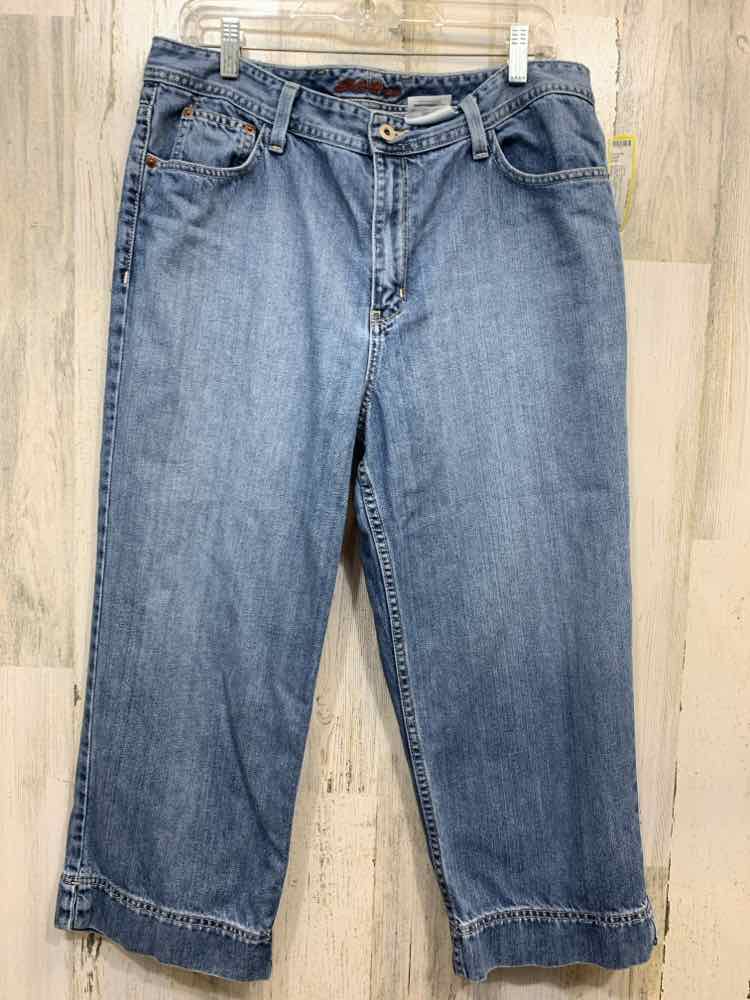PRE-OWNED Size 14 EDDIE BAUER BOTTOMS LIGHT BLU Solid BOOT CUT CAPRI