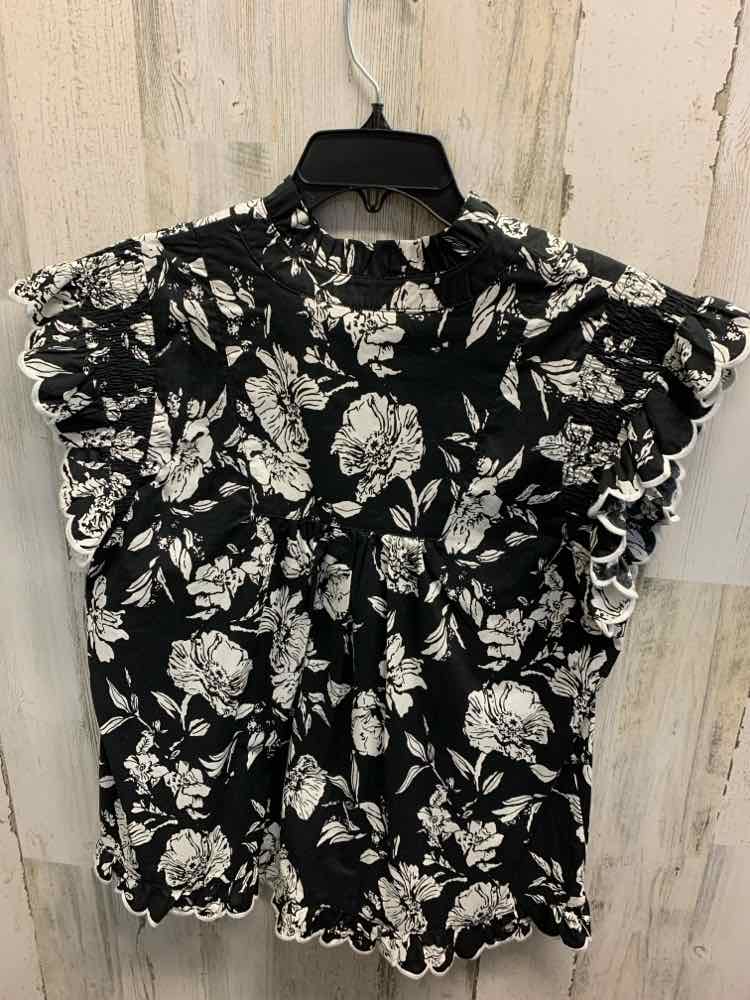 NWT GIGIO Tops Size S BLACK/WHITE Floral RUFFLE SLEEVE Blouse/SPLIT V NECKLINE