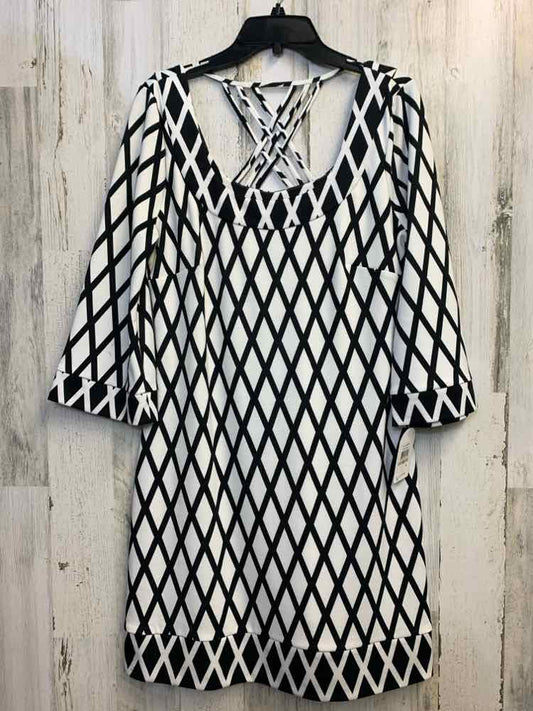 NWT JESSICA SIMPSON Dresses and Skirts Size 12 WHT/BLK LATTICE Dress