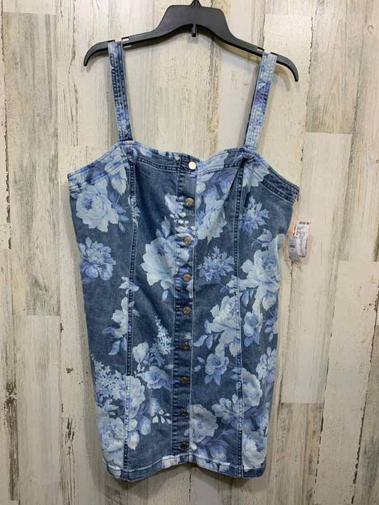 NWT GAP Dresses and Skirts Size XL SHADES OF BLUE Floral WIDE STRAP BUTTON UP