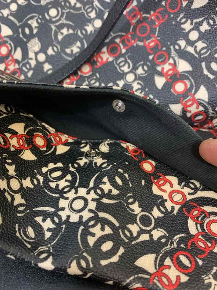PRE-OWNED CHANEL BLK/WHT/RED Handbag
