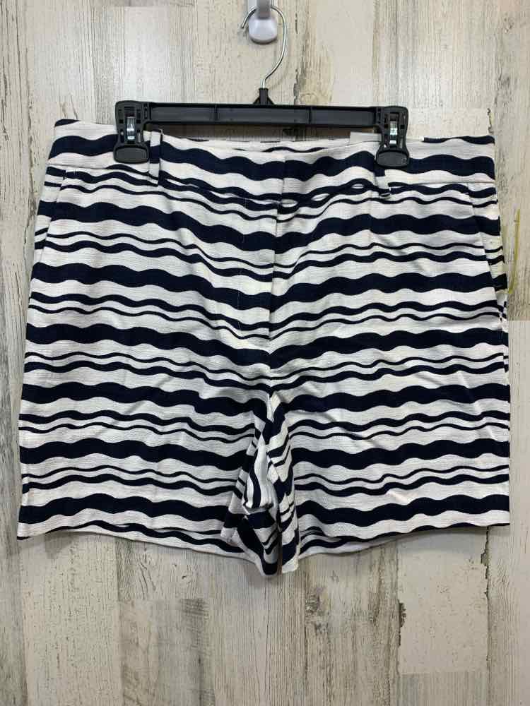 NWT Size 12 ANN TAYLOR BOTTOMS WHITE/NAVY RIPPLE SHORTS Shorts/WHITE/NAVY