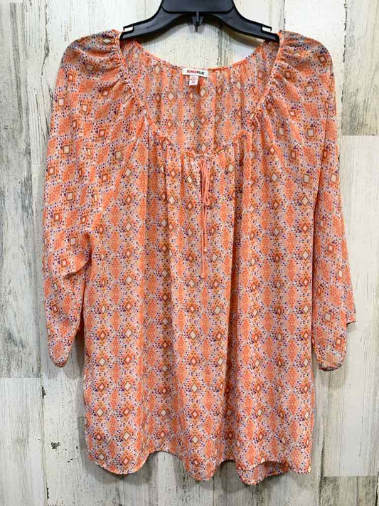 PRE-OWNED BONGO PLUS SIZES Size 2X PEACH/BLUE/TAN/WHITE TRIANGLES Blouse/TRIANGL