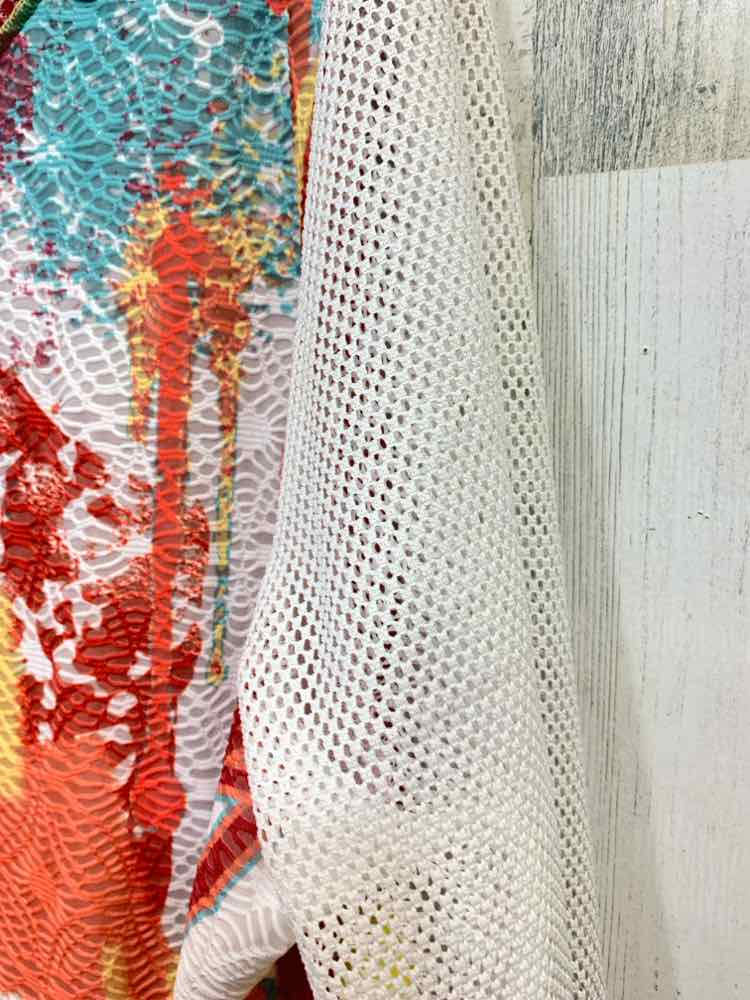 PRE-OWNED MULTIPLES PLUS SIZES Size 1X WHITE/RED/AQUA/YELLOW ABSTRACT Blouse/ABS