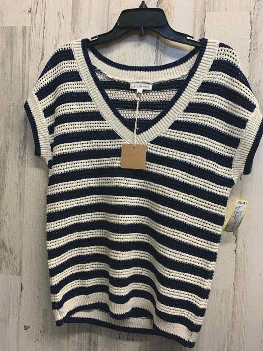 NWT BLUE PEPPER Tops Size S BLUE/WHITE Crochet KNIT Stripe SHORT SLEEVES Blouse