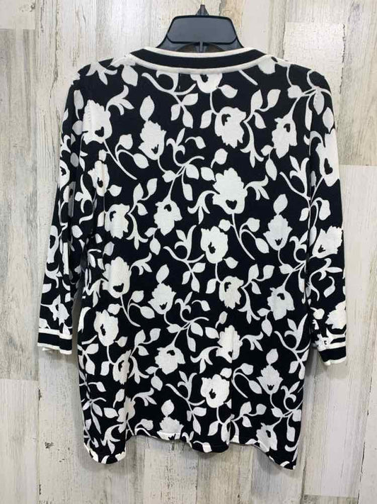 PRE-OWNED BROWNSTONE STUDIO Tops Size XL BLACK/WHITE Floral SWEATER Sweater/BLAC
