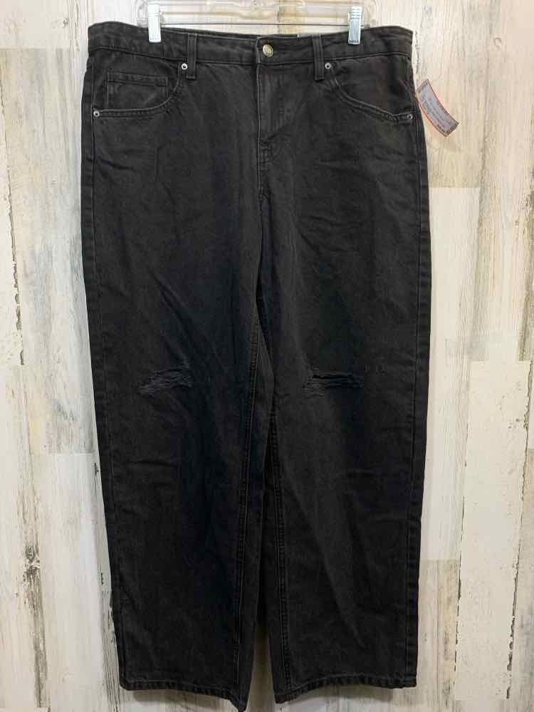NWT Size 12 WILD FABLE BOTTOMS Black Denim Jeans/MID-RISE RELAXED STRAIGHT LEG