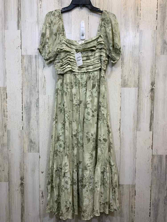 NWT OLIVE SKY Dresses and Skirts Size L OLIVE/WHITE Floral MAXI Dress