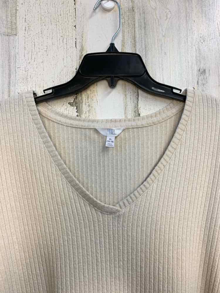 PRE-OWNED TIME & TRU Tops Size XL Tan LONG SLEEVES TOP/V-NECK