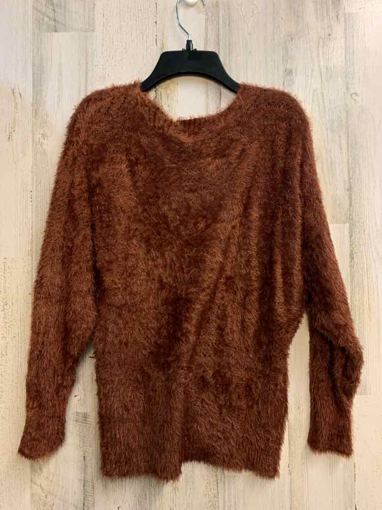 NWT VICTORIA COLLECTION Tops Size M Brown LONG SLEEVES Sweater/FUZZY SWEATER