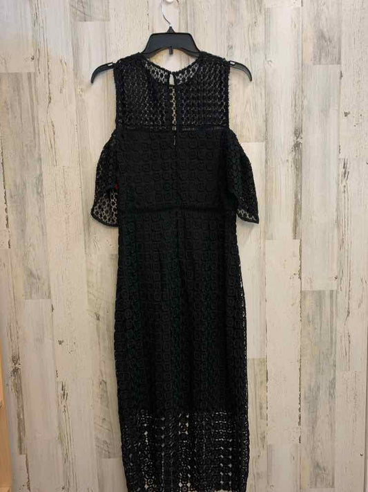 PRE-OWNED CYNTHIA ROWLEY Dresses and Skirts Size 8 Black COLD SHOULDERS Dress