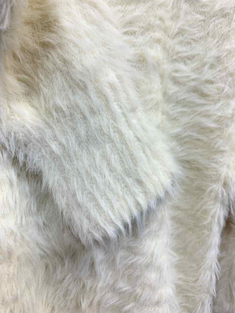 NWT FUTURE COLLECTIVE Tops Size XXL White LONGSLEEVE Sweater