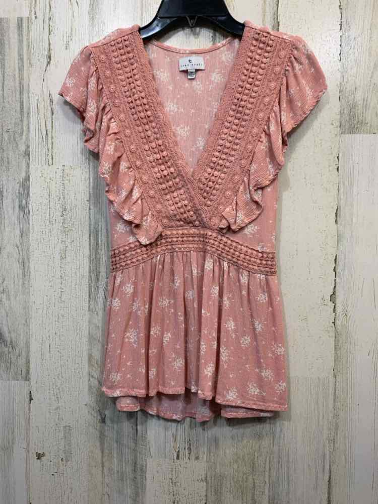 PRE-OWNED TRUE CRAFT Tops Size M BLUSH/WHITE RUFFLE Blouse/BLUSH/WHITE FLORAL PA