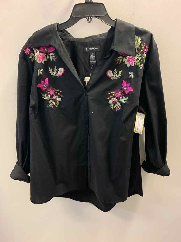 NWT INC PLUS SIZES Size 2X Black Floral TOP