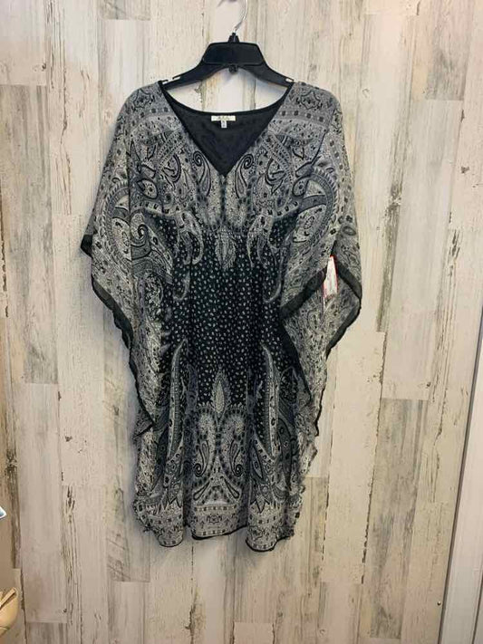 PRE-OWNED MPH Dresses and Skirts Size M BLK/WHT Paisley SHORT SLEEVES Dress