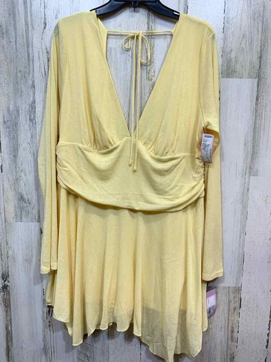 NWT WILD FABLE PLUS SIZES Size 1X Yellow LONG SLEEVE Dress/V NECK/V BACK