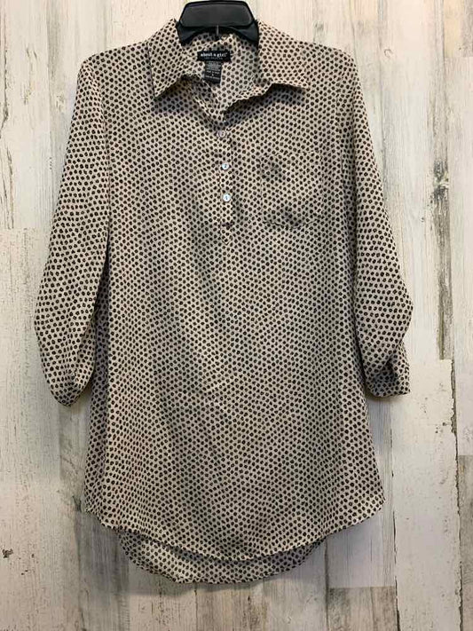 PRE-OWNED ABOUT A GIRL Tops Size S BEIG/BLK SMALL FLOWER(S) LONG SLEEVES TOP